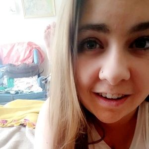 Meet your Posher, Laurel